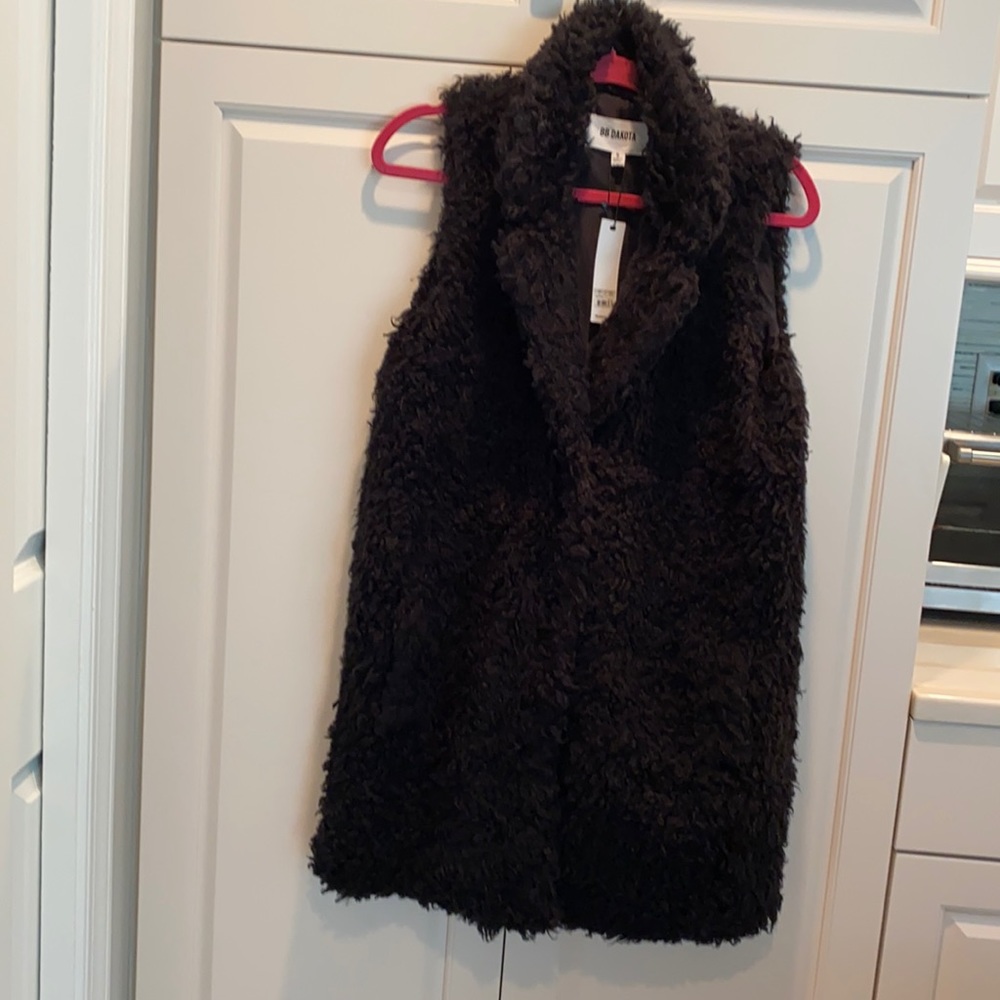 Faux fur Dakota Black small long vest new with tags 32 in long, snapsNWT. Comfy